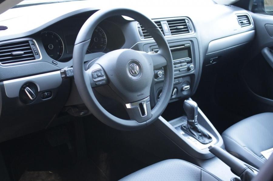  Volkswagen Jetta SE 2014 года  (фото 11 из 32)
